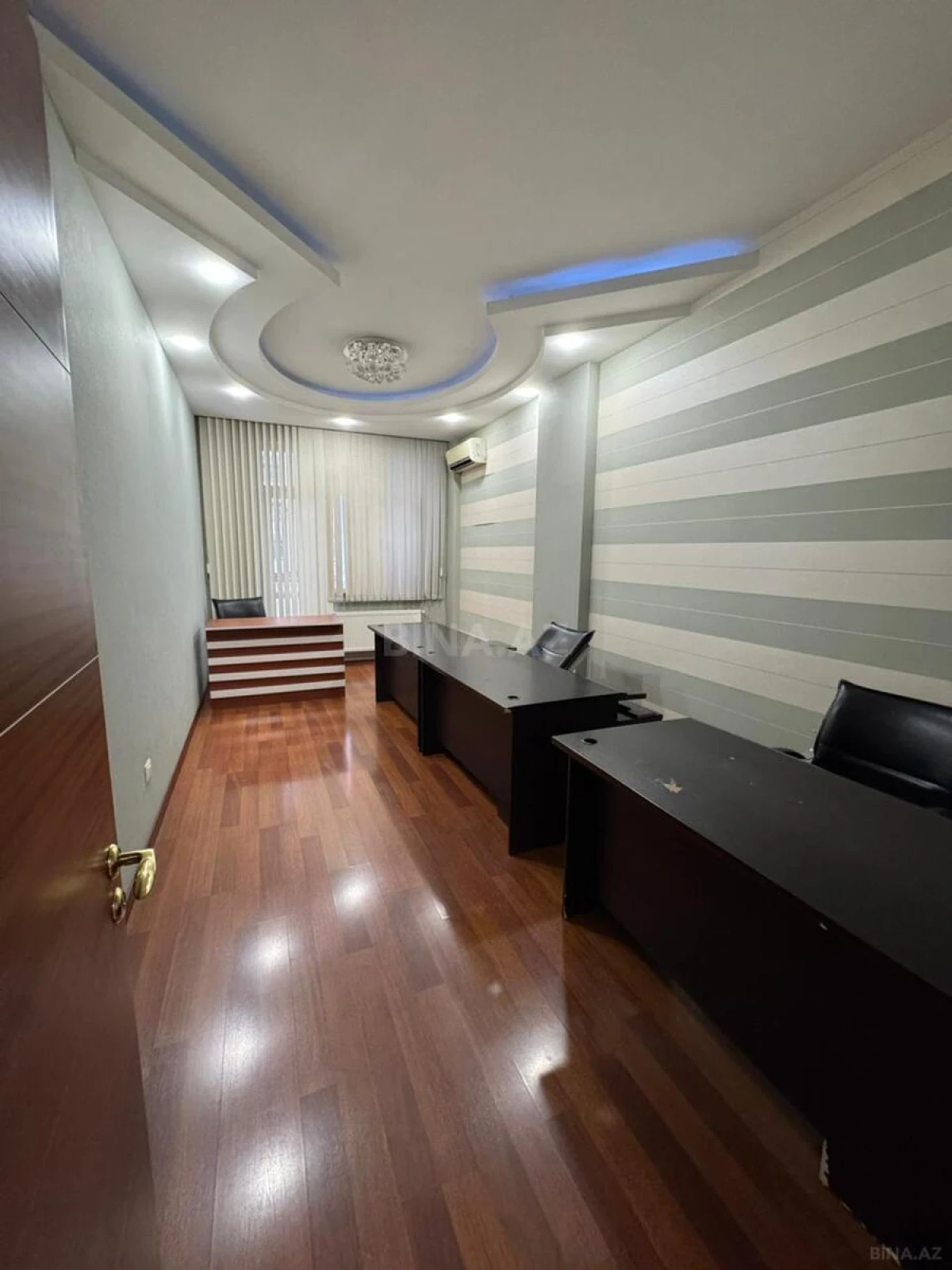 Kirayə verilir 3 otaqlı ofis 170 m²