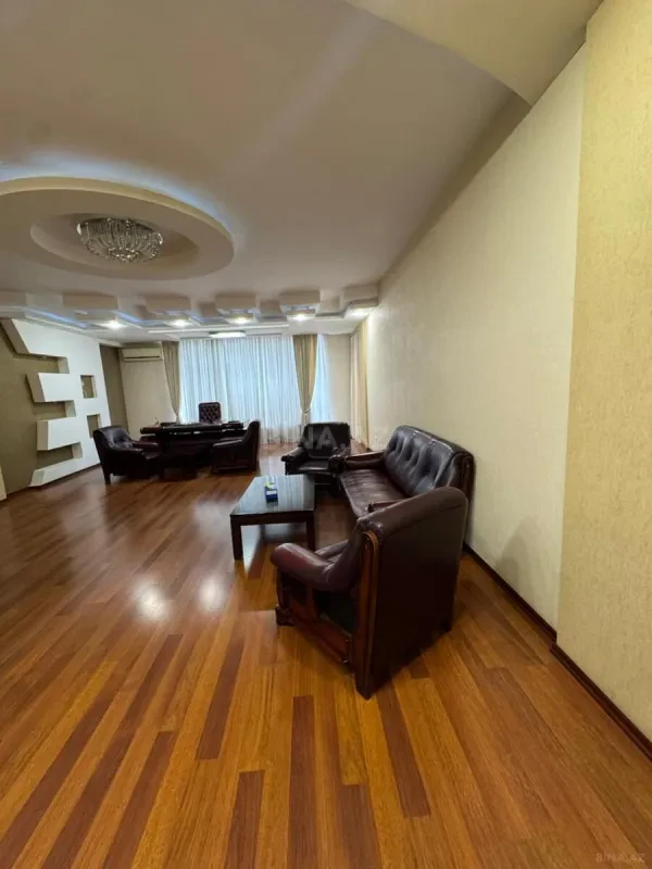 Kirayə verilir 3 otaqlı ofis 170 m²
