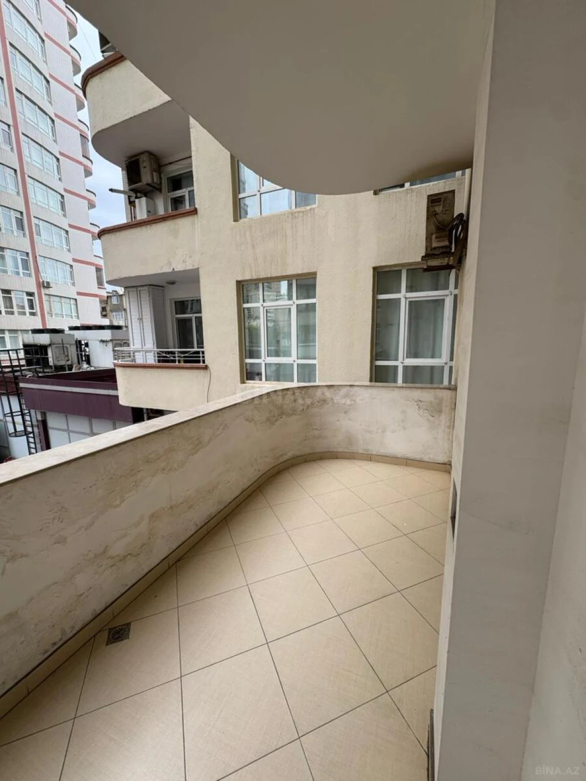 Kirayə verilir 3 otaqlı ofis 170 m²