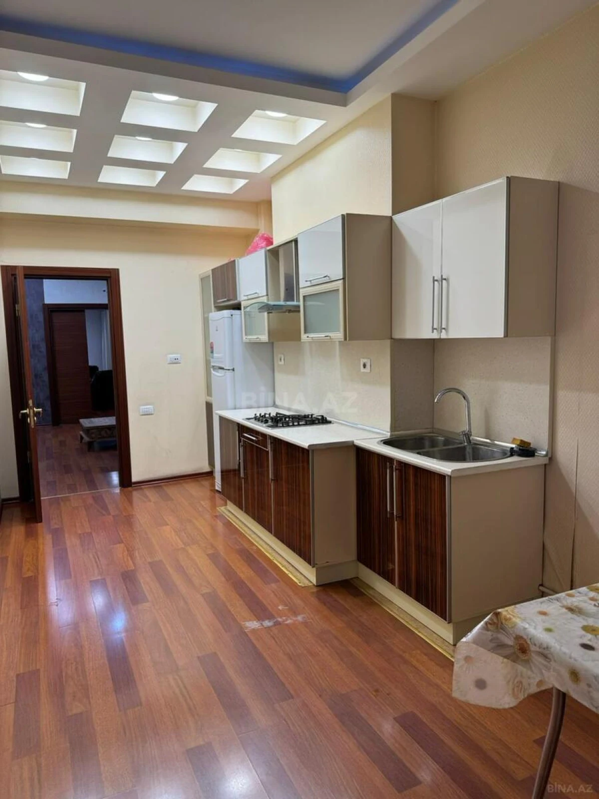 Kirayə verilir 3 otaqlı ofis 170 m²