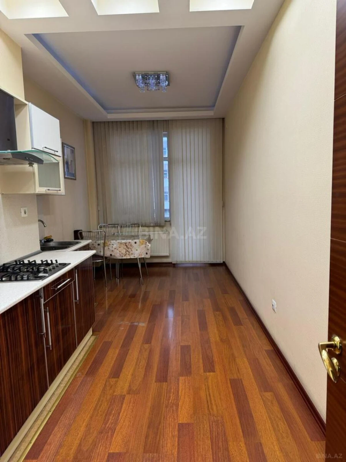Kirayə verilir 3 otaqlı ofis 170 m²