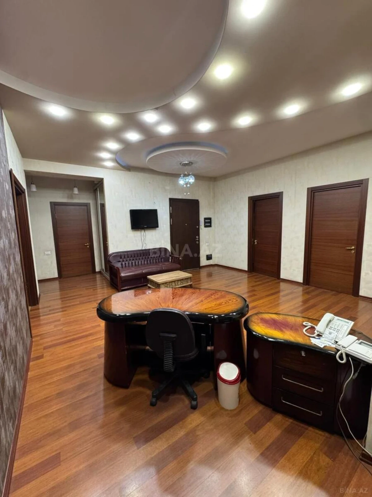 Kirayə verilir 3 otaqlı ofis 170 m²