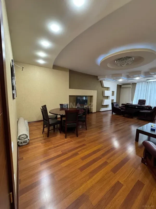 Kirayə verilir 3 otaqlı ofis 170 m²
