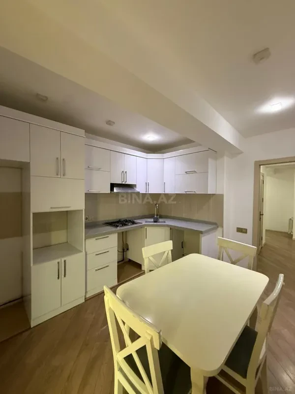 Satılır 2 otaqlı mənzil 93 m²