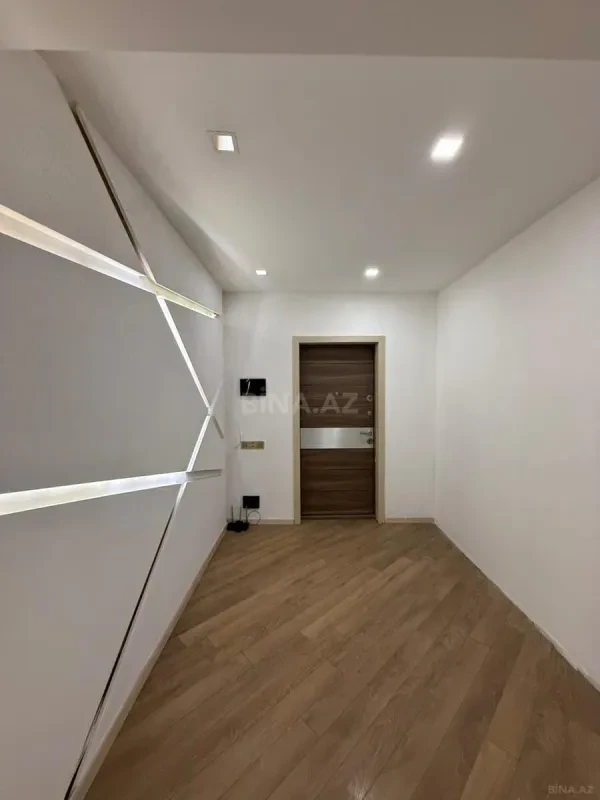 Satılır 2 otaqlı mənzil 93 m²