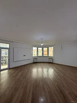 Satılır 2 otaqlı mənzil 93 m²