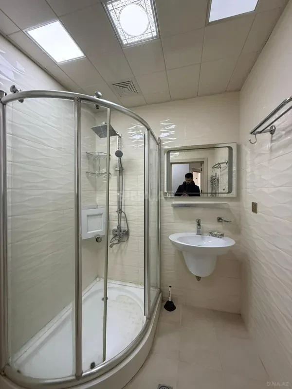 Satılır 2 otaqlı mənzil 93 m²