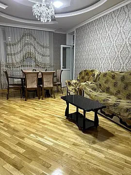 Kirayə verilir 2 otaqlı mənzil 90 m²