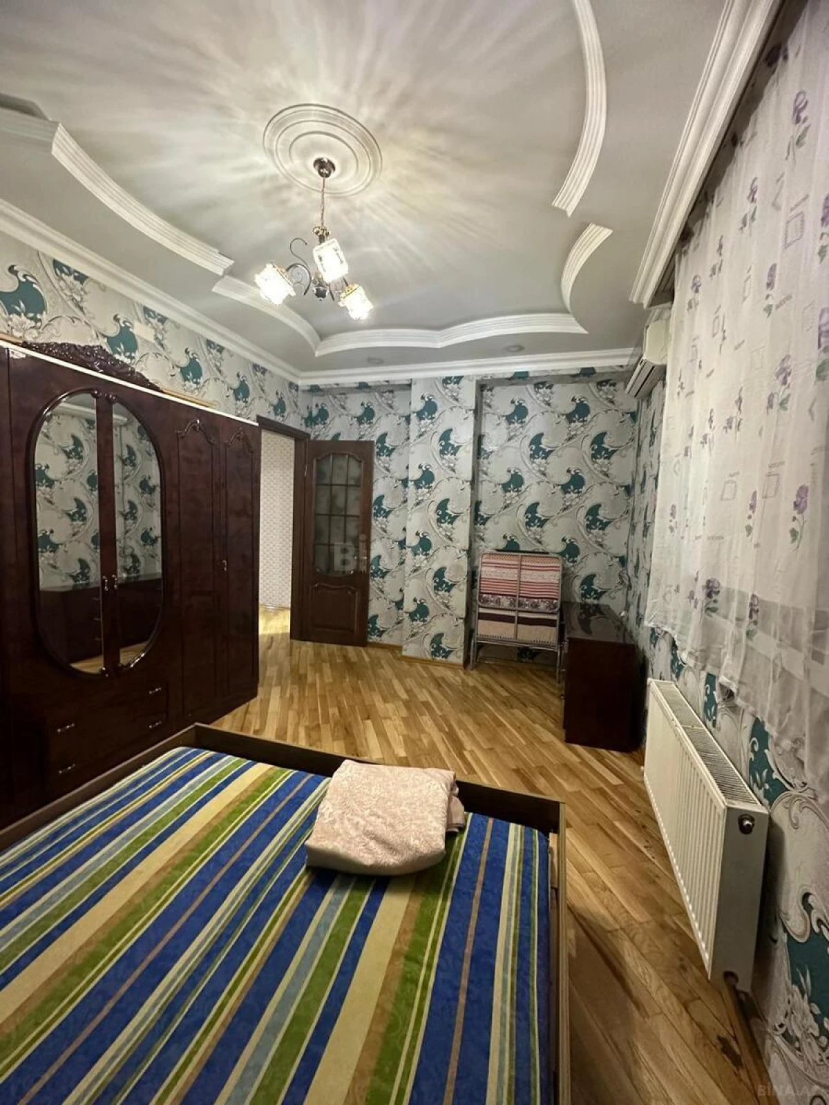 Kirayə verilir 2 otaqlı mənzil 90 m²