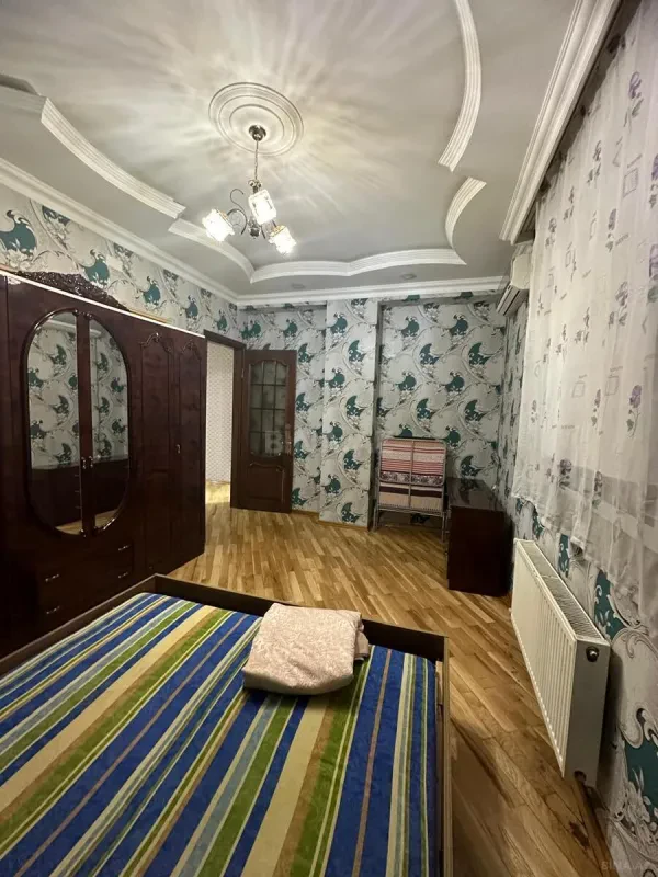 Kirayə verilir 2 otaqlı mənzil 90 m²