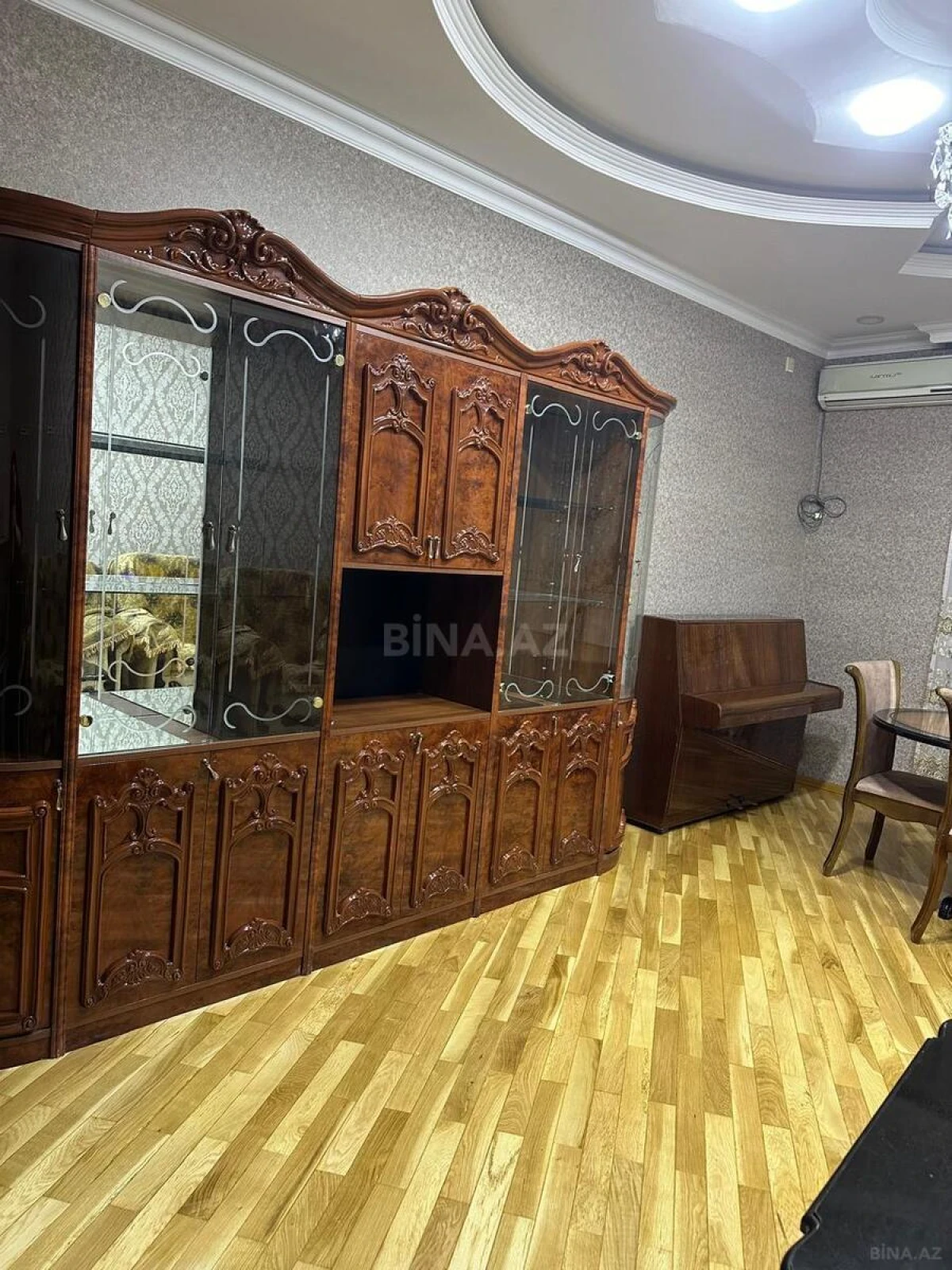Kirayə verilir 2 otaqlı mənzil 90 m²
