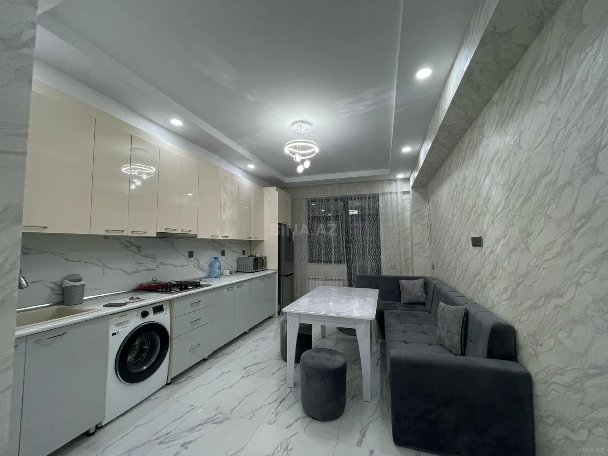 Kirayə verilir 2 otaqlı mənzil 118 m²