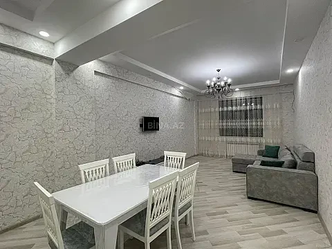 Kirayə verilir 2 otaqlı mənzil 118 m²