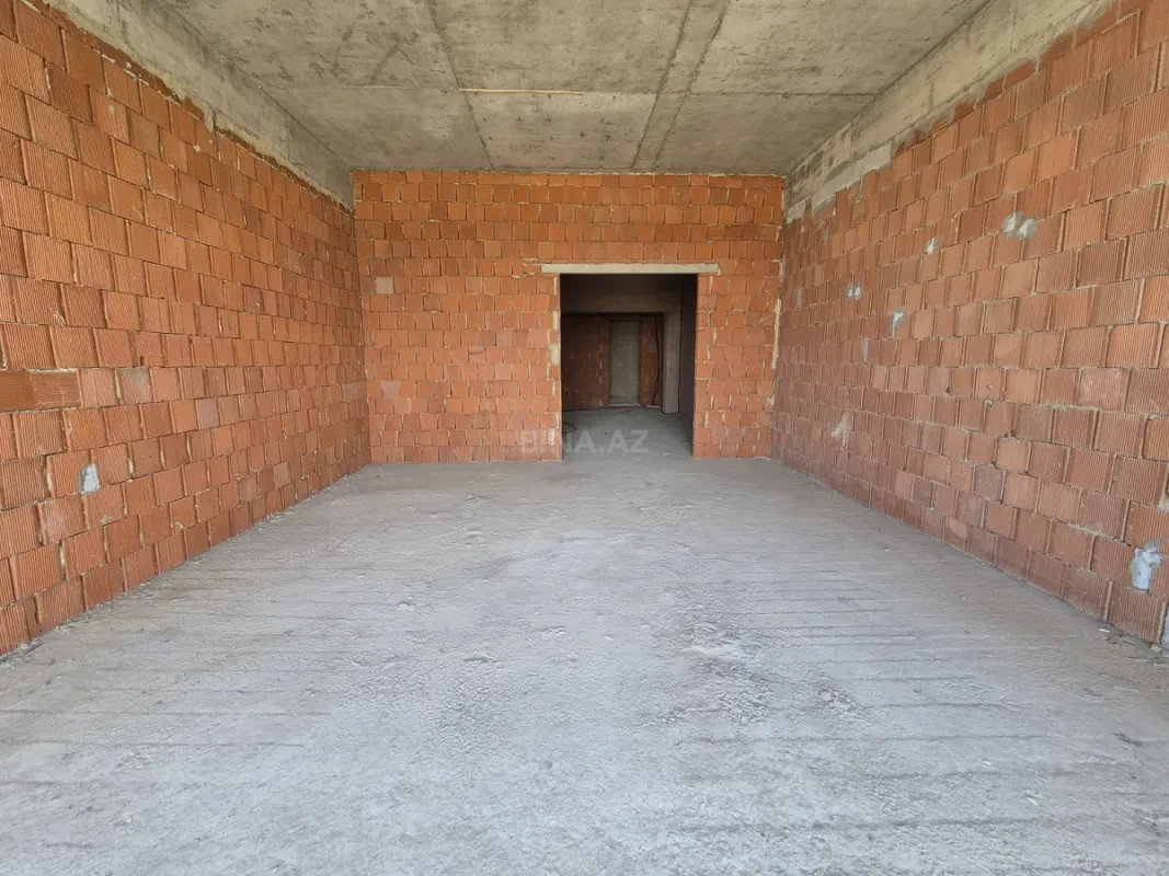 Satılır 3 otaqlı mənzil 148 m²