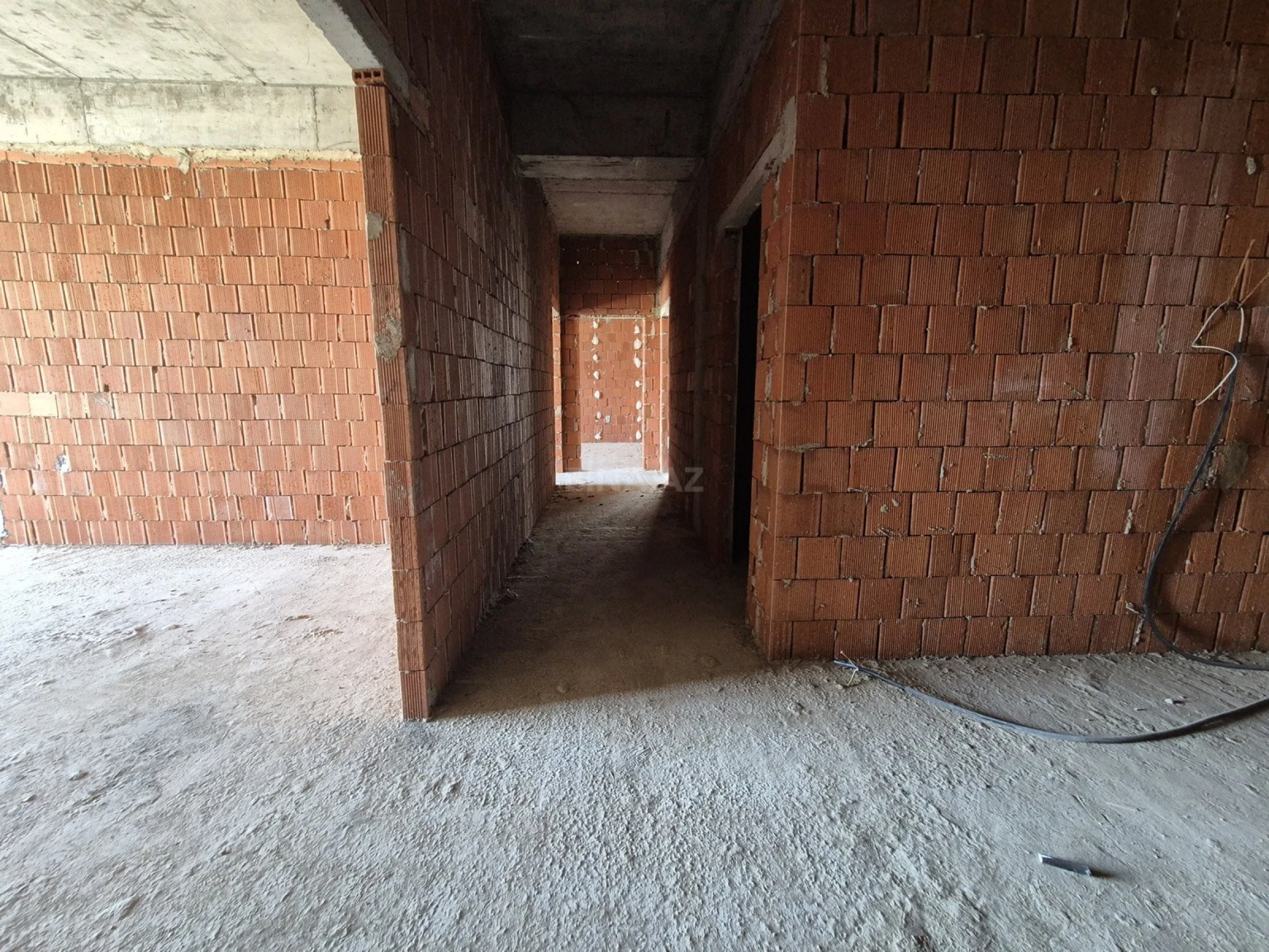 Satılır 3 otaqlı mənzil 148 m²