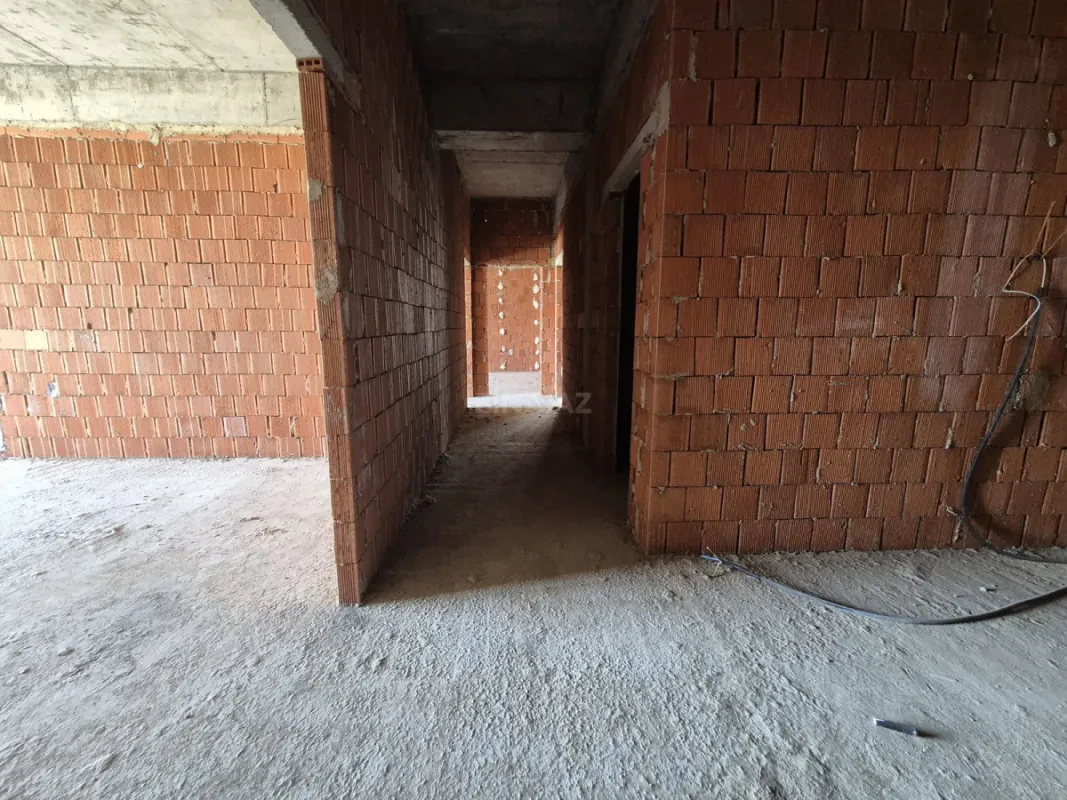 Satılır 3 otaqlı mənzil 148 m²