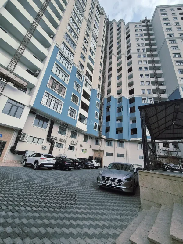 Satılır 3 otaqlı mənzil 148 m²