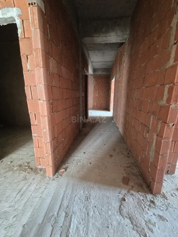 Satılır 3 otaqlı mənzil 148 m²