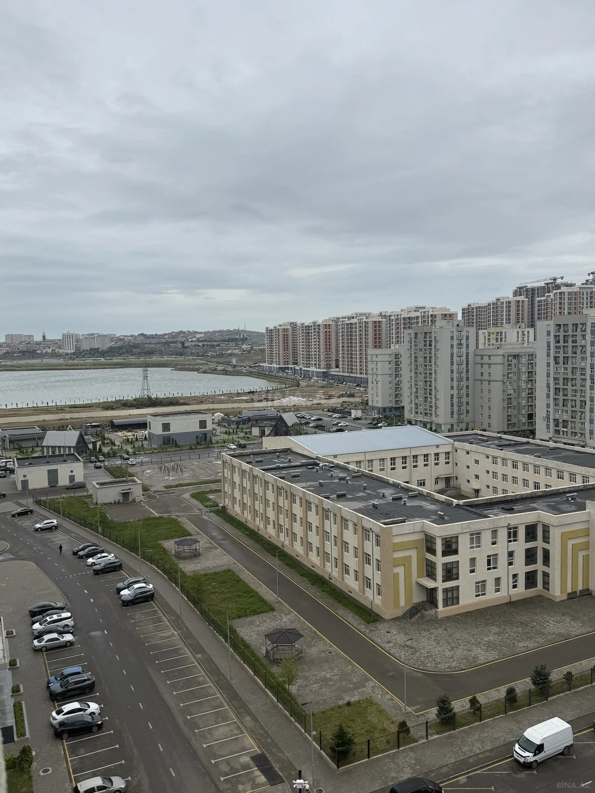 Satılır 3 otaqlı mənzil 88 m²