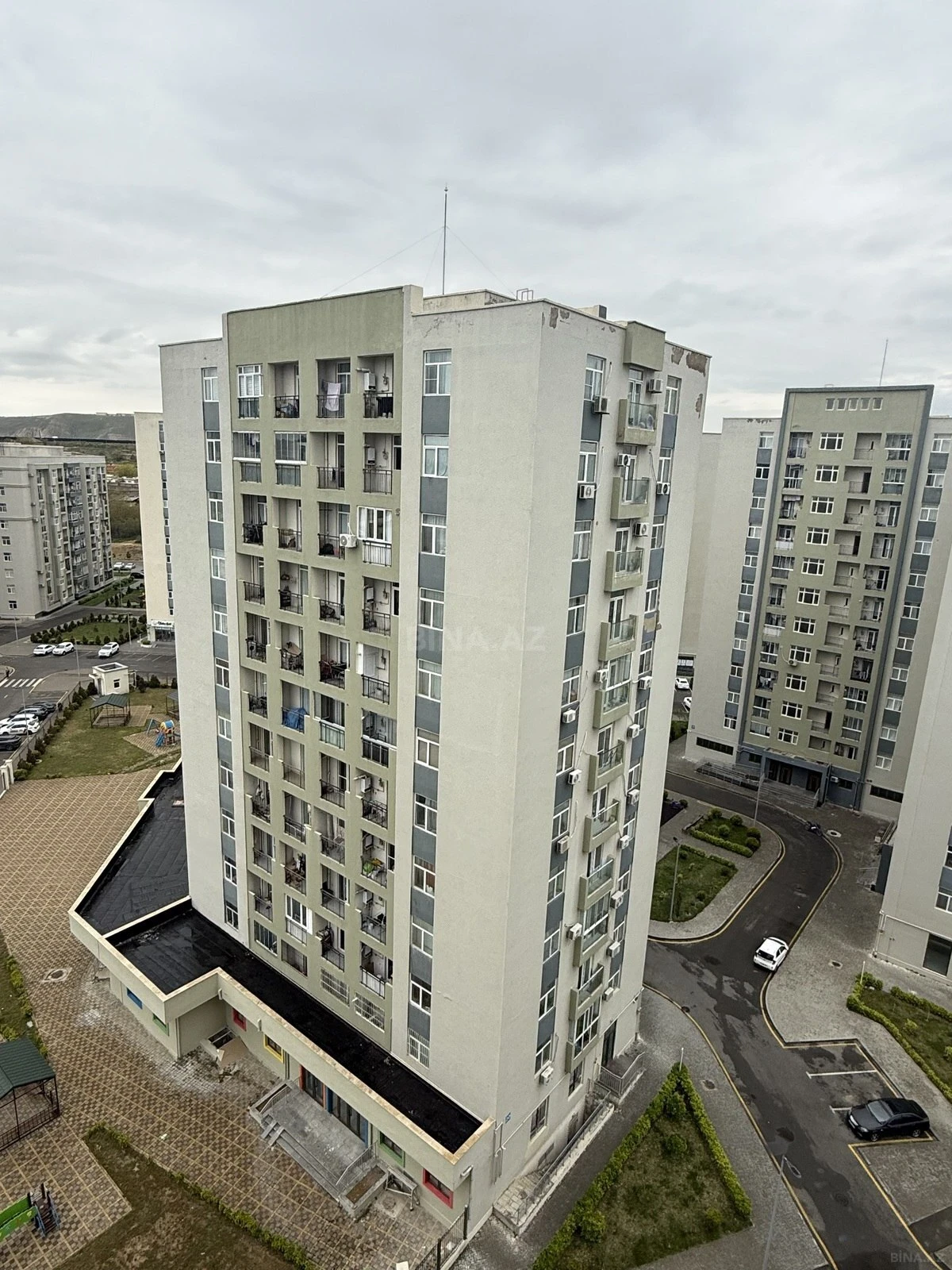 Satılır 3 otaqlı mənzil 88 m²