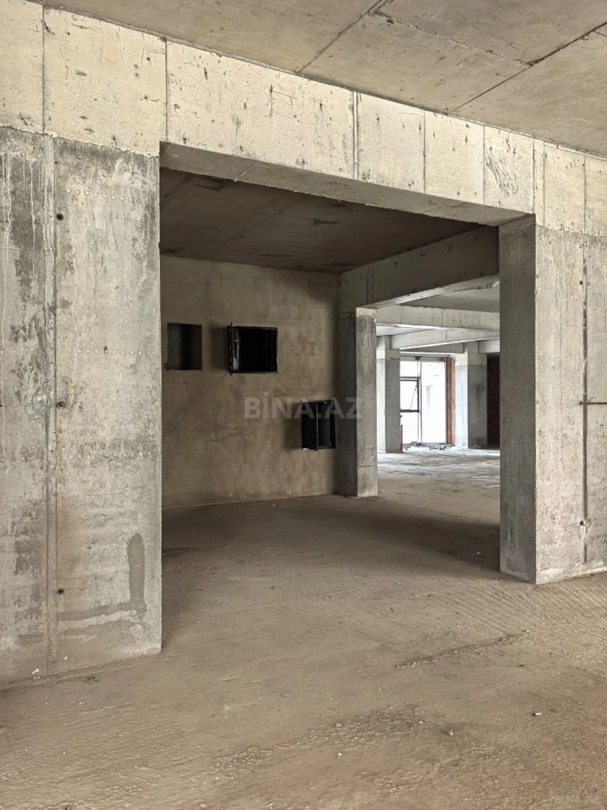 Satılır obyekt 690.9 m²