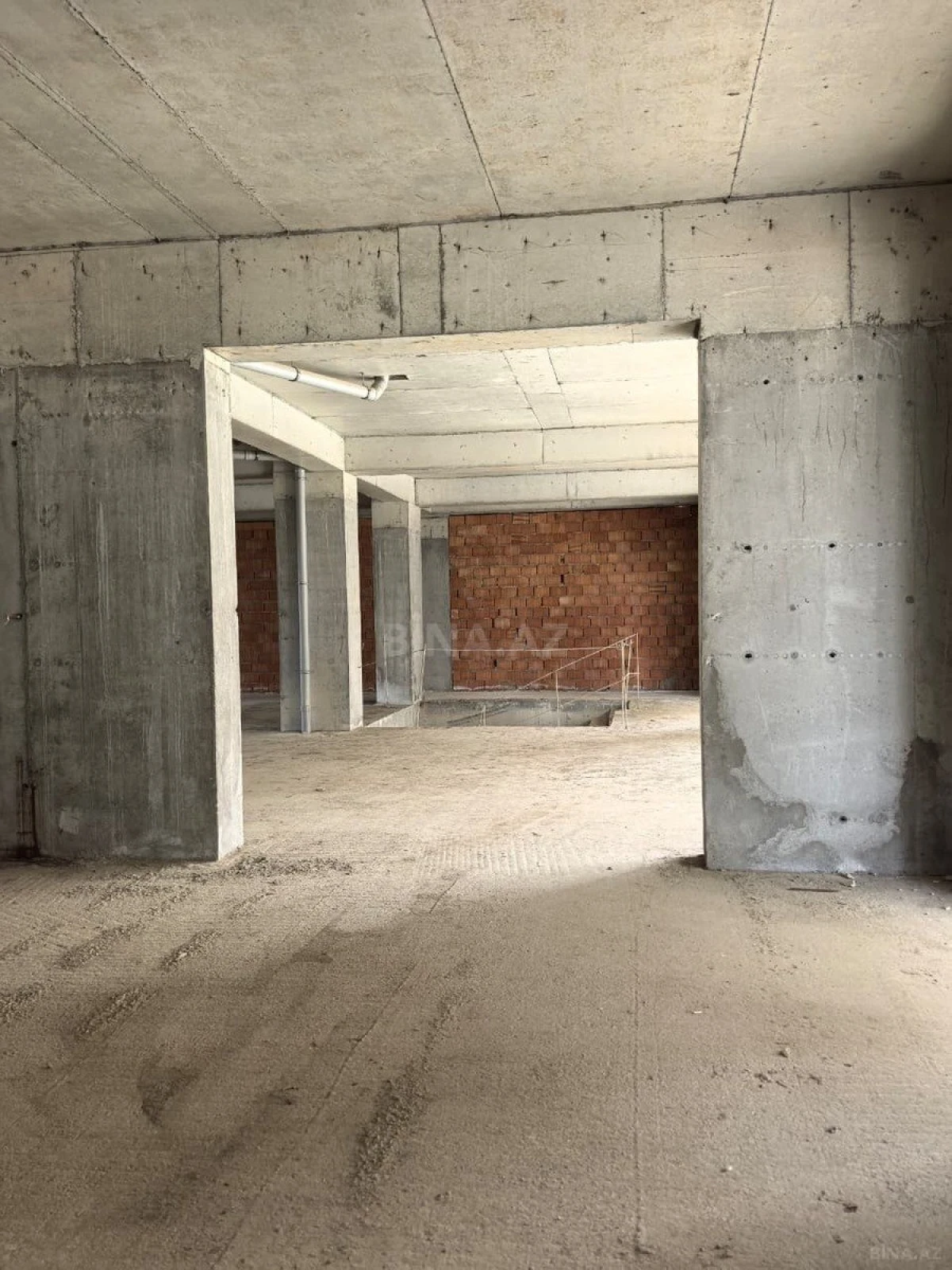 Satılır obyekt 690.9 m²