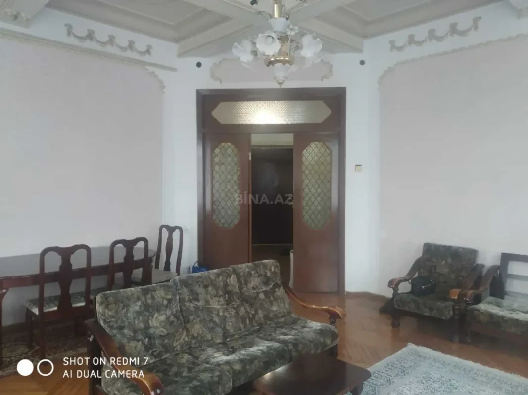 Kirayə verilir 2 otaqlı mənzil 70 m²