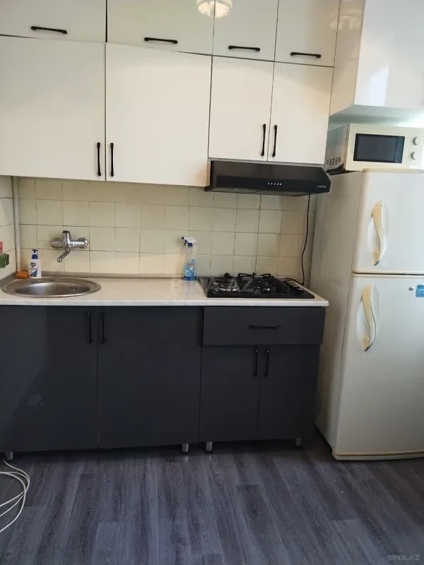 Kirayə verilir 2 otaqlı mənzil 70 m²