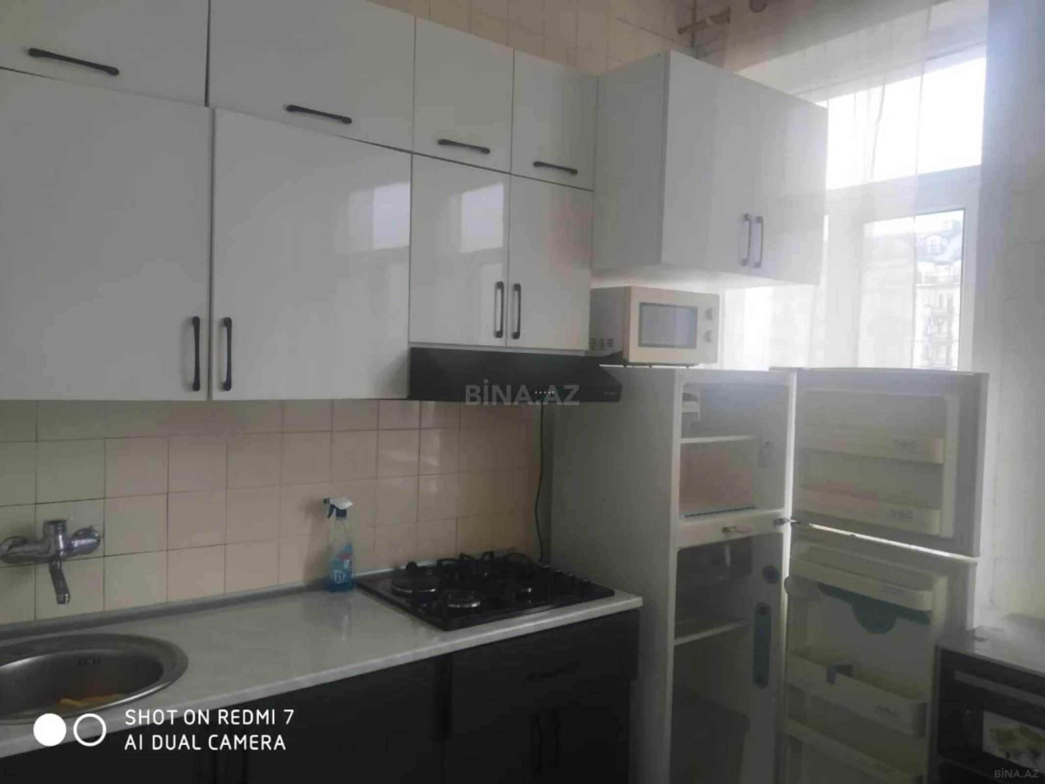 Kirayə verilir 2 otaqlı mənzil 70 m²