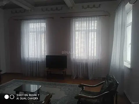 Kirayə verilir 2 otaqlı mənzil 70 m²