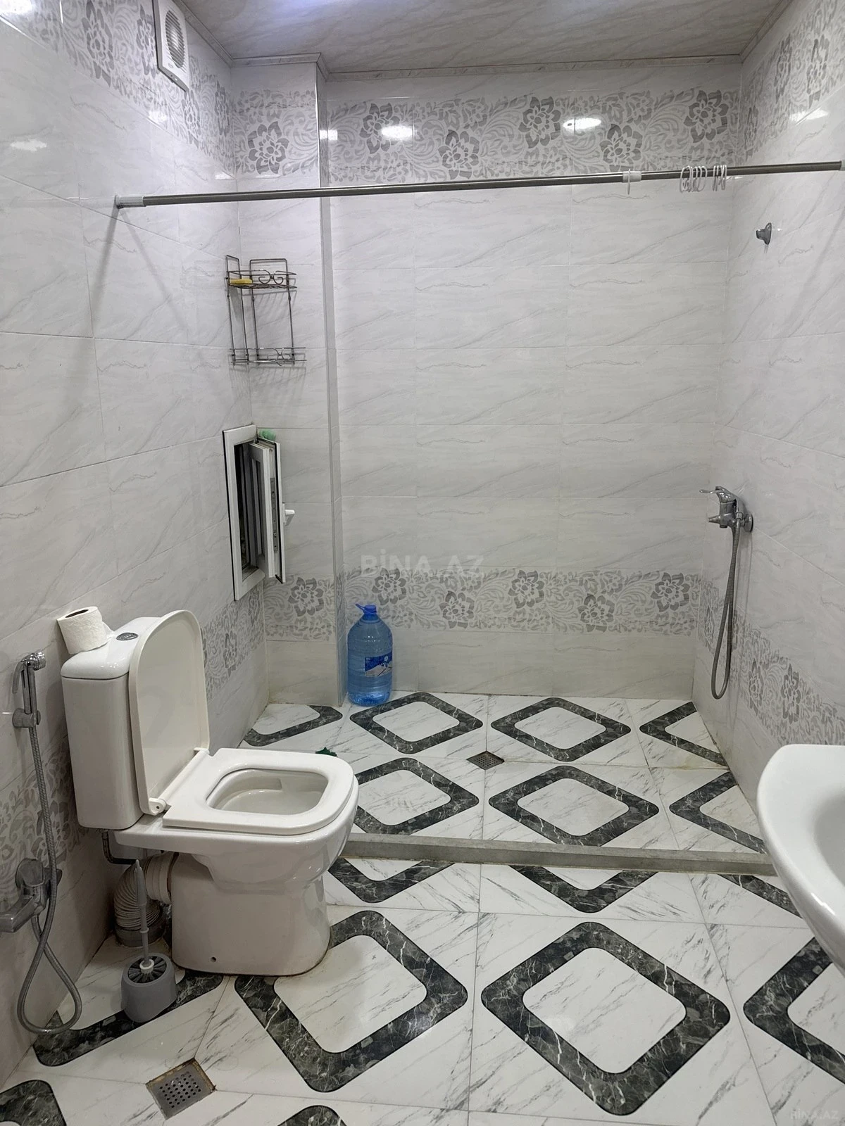 Kirayə verilir 1 otaqlı mənzil 52 m²
