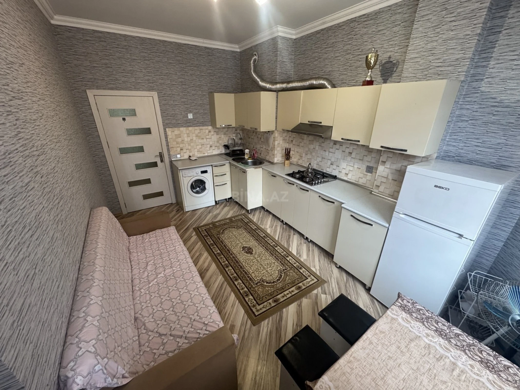 Kirayə verilir 1 otaqlı mənzil 52 m²