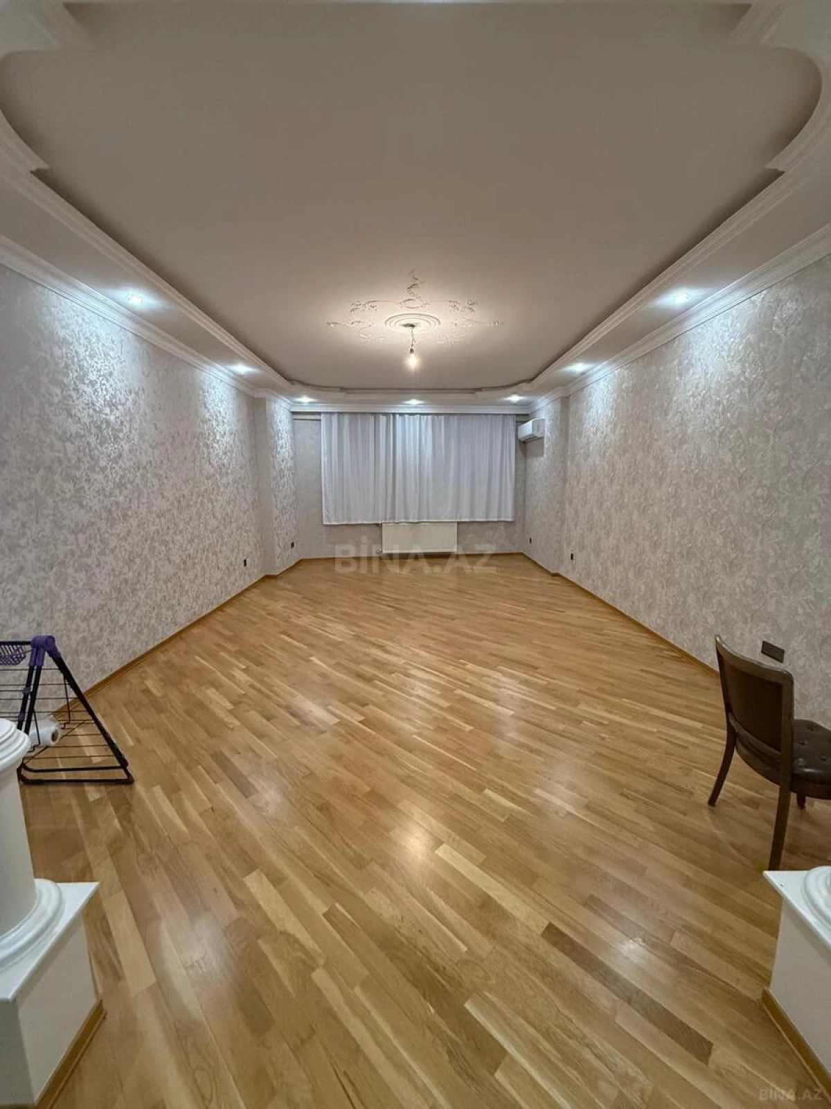 Satılır 4 otaqlı mənzil 175 m²