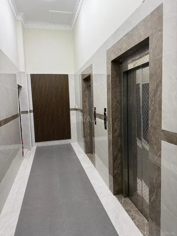Satılır 4 otaqlı mənzil 175 m²