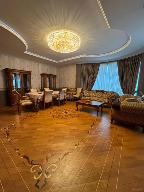 Kirayə verilir 4 otaqlı mənzil 200 m²