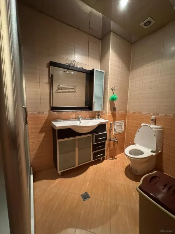 Kirayə verilir 4 otaqlı mənzil 200 m²