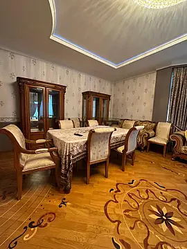 Kirayə verilir 4 otaqlı mənzil 200 m²