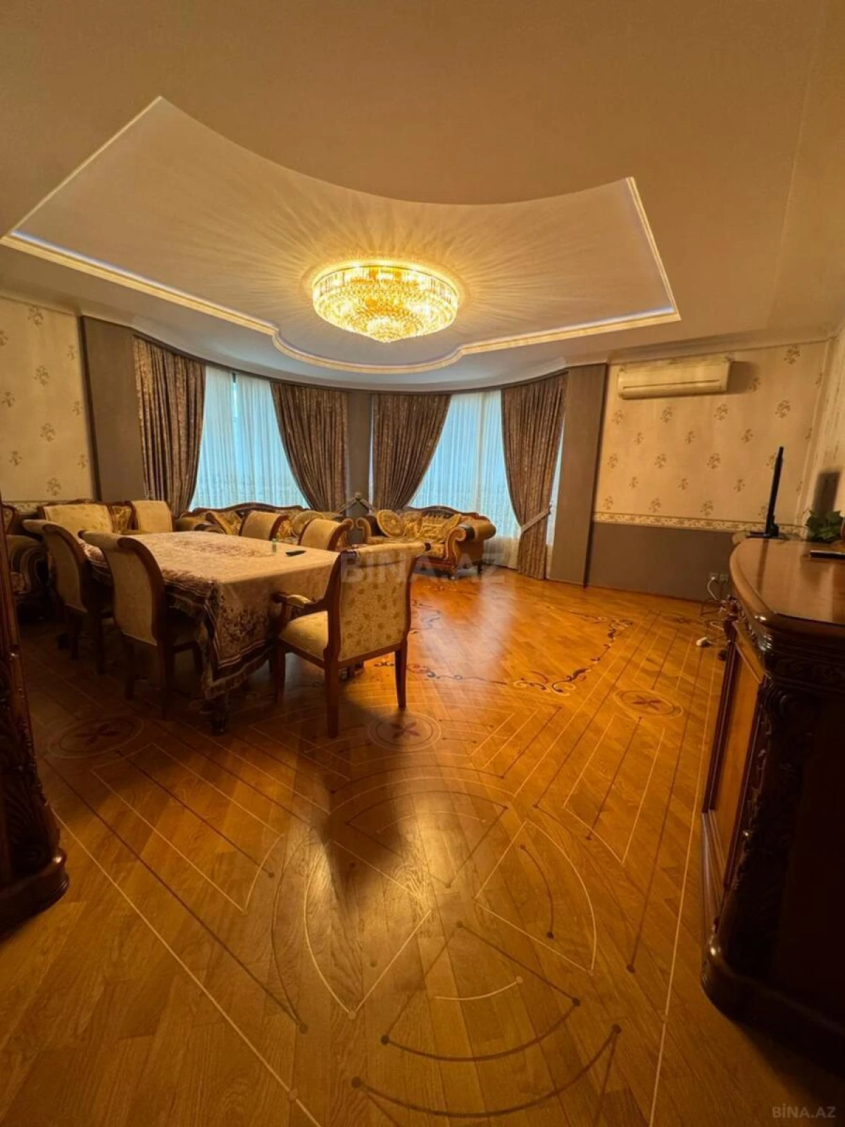 Kirayə verilir 4 otaqlı mənzil 200 m²