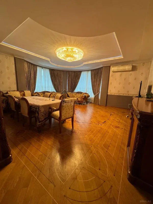 Kirayə verilir 4 otaqlı mənzil 200 m²