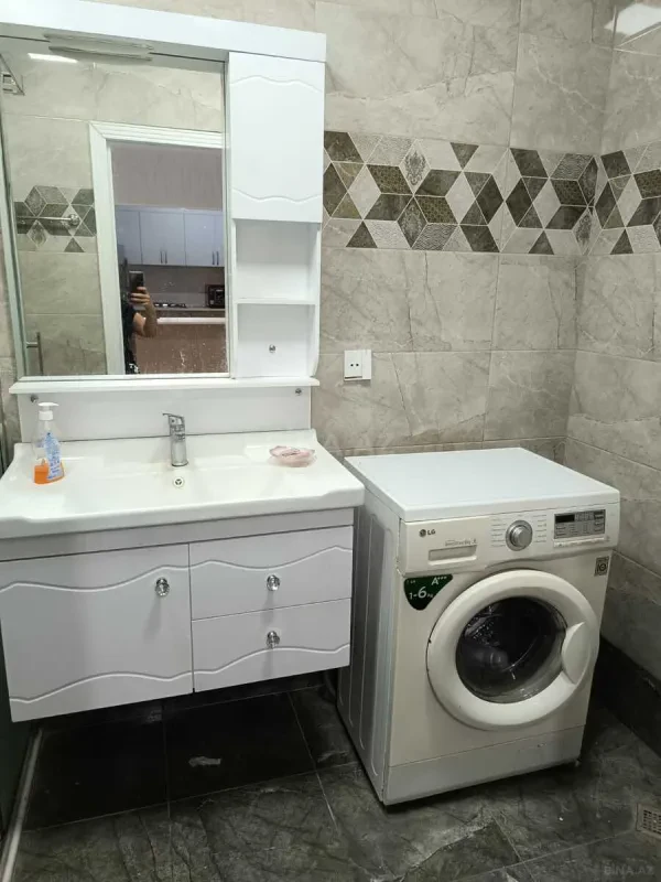 Kirayə verilir 2 otaqlı mənzil 80 m²
