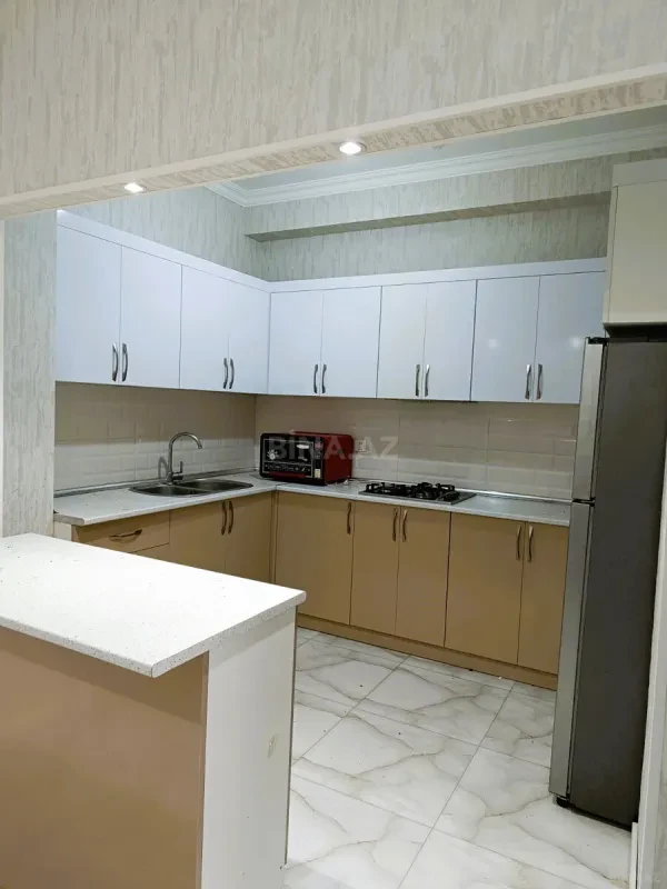 Kirayə verilir 2 otaqlı mənzil 80 m²