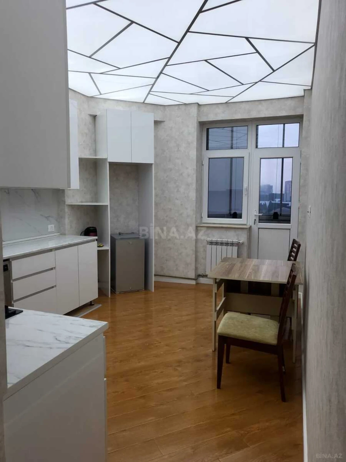 Kirayə verilir 1 otaqlı mənzil 80 m²