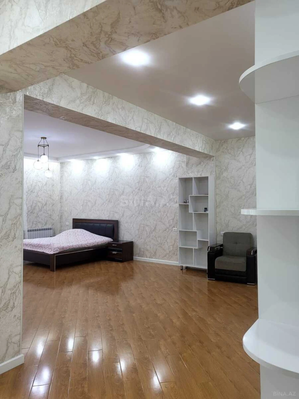 Kirayə verilir 1 otaqlı mənzil 80 m²