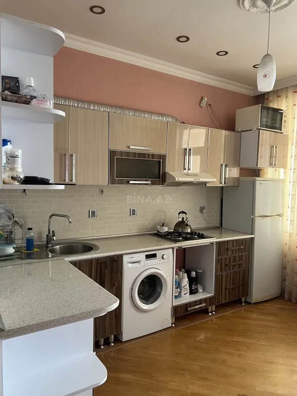 Kirayə verilir 2 otaqlı mənzil 70 m²