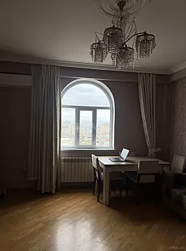 Kirayə verilir 2 otaqlı mənzil 70 m²