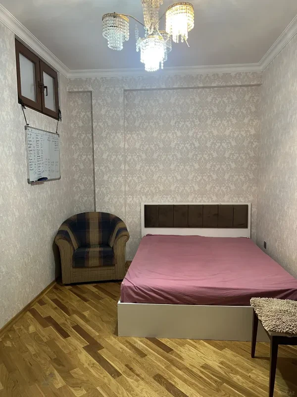 Kirayə verilir 2 otaqlı mənzil 70 m²