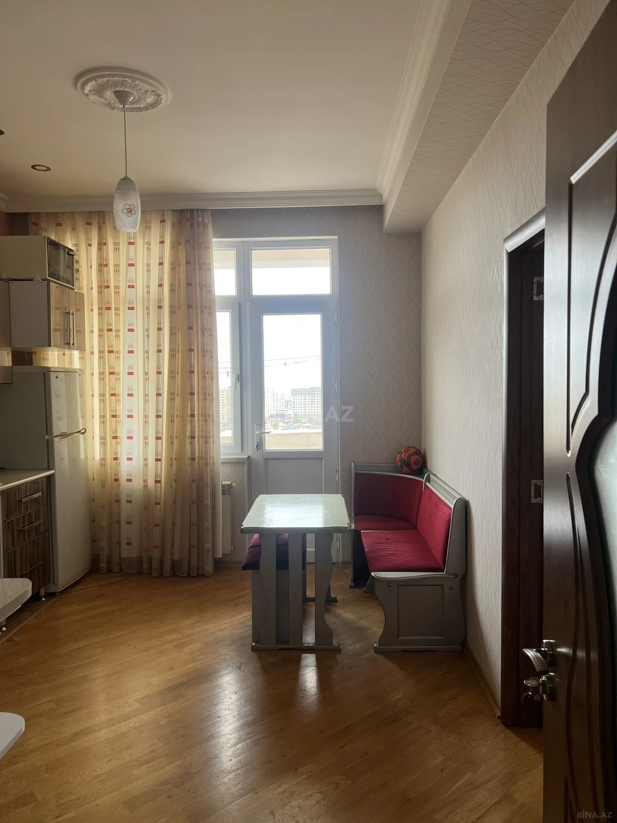 Kirayə verilir 2 otaqlı mənzil 70 m²