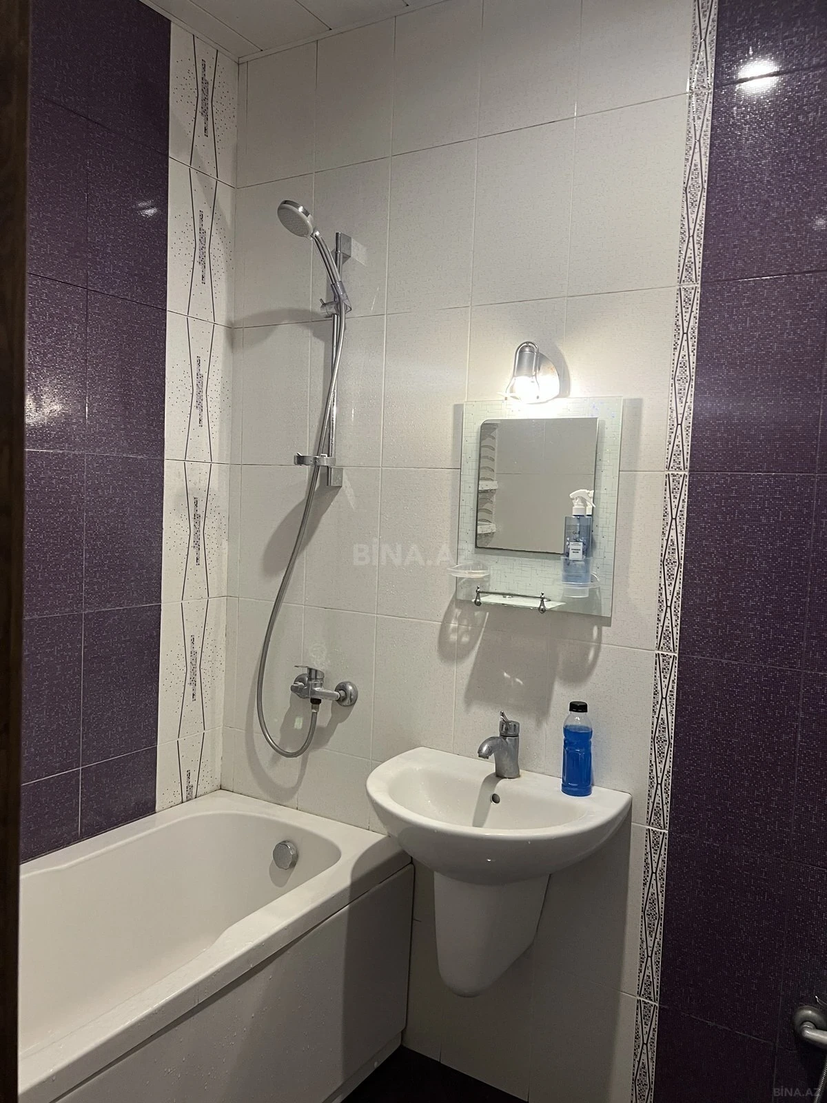 Kirayə verilir 2 otaqlı mənzil 70 m²