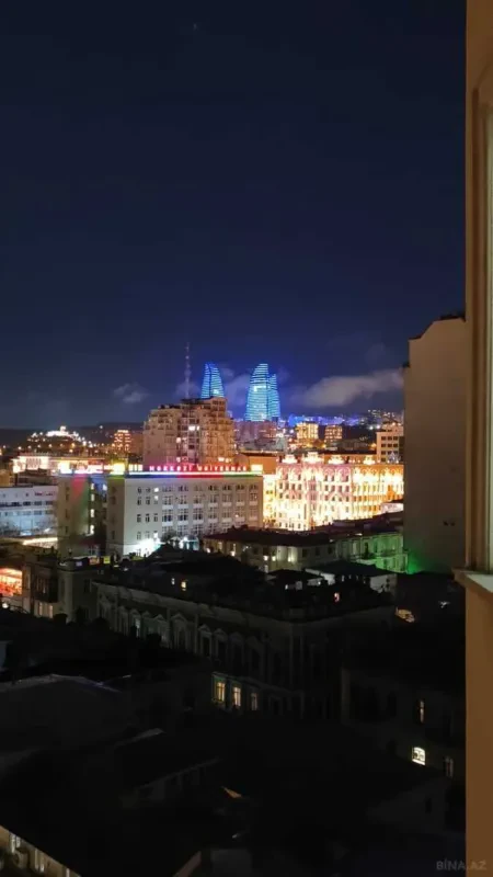 Kirayə verilir 4 otaqlı mənzil 160 m²