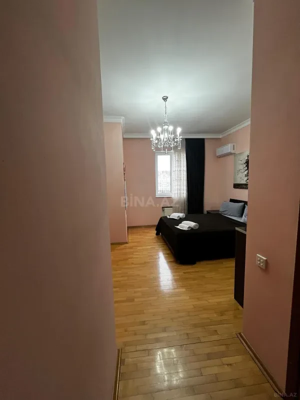 Kirayə verilir 4 otaqlı mənzil 160 m²